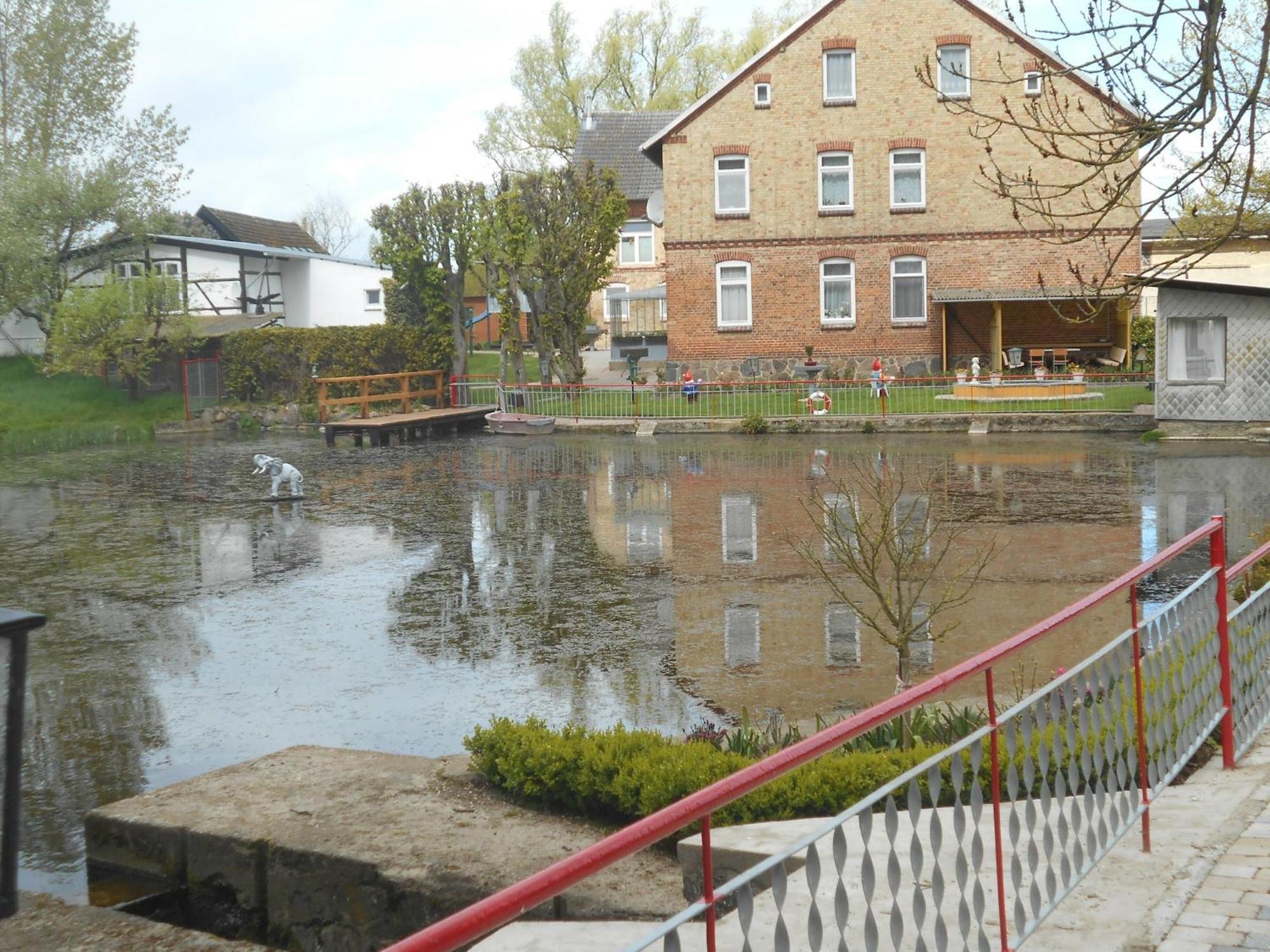 Lake View Apartment In Klein Pravtshagen With Garden Экстерьер фото